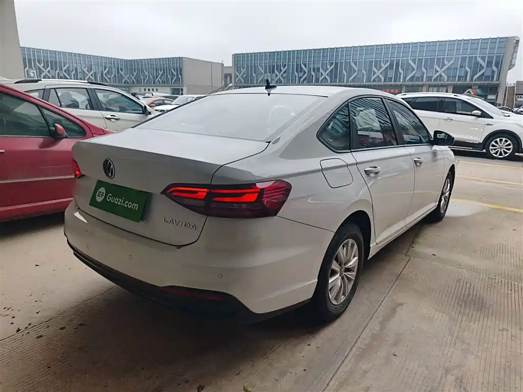 Volkswagen Lavida 2023 1.5L Auto Delight Edition фото 7
