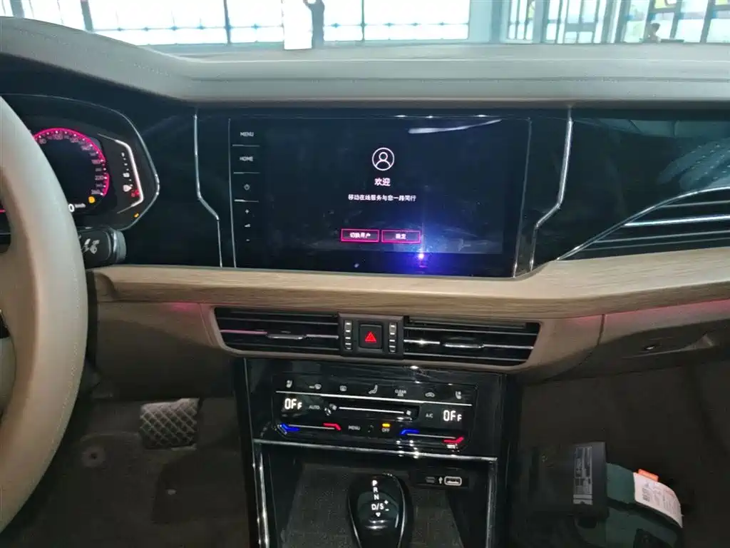 Volkswagen Passat 2020 Facelift 330TSI Luxury China VI фото 13