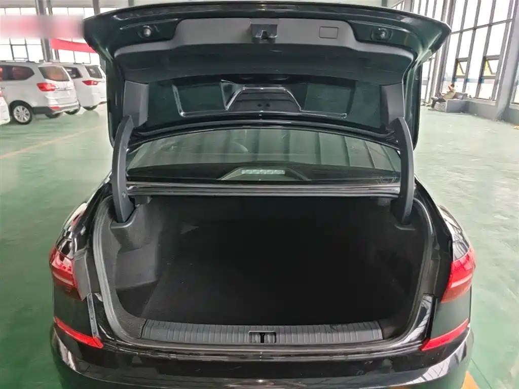 Volkswagen Passat 2020 Facelift 330TSI Luxury China VI фото 19
