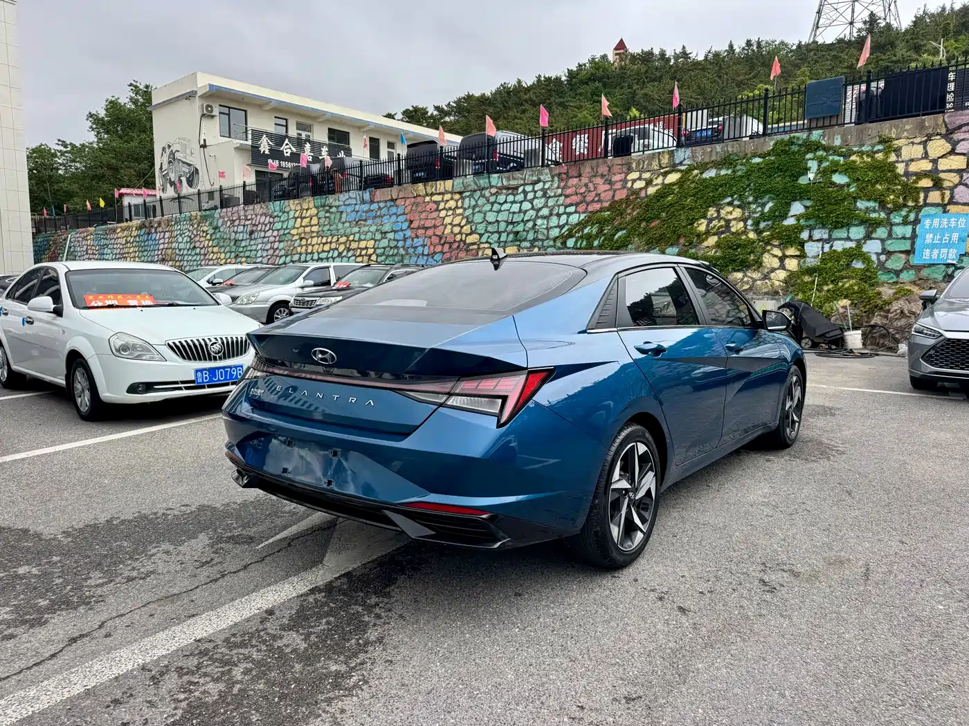 Hyundai Elantra 2021 1.5L CVT TOP Flagship Edition фото 9
