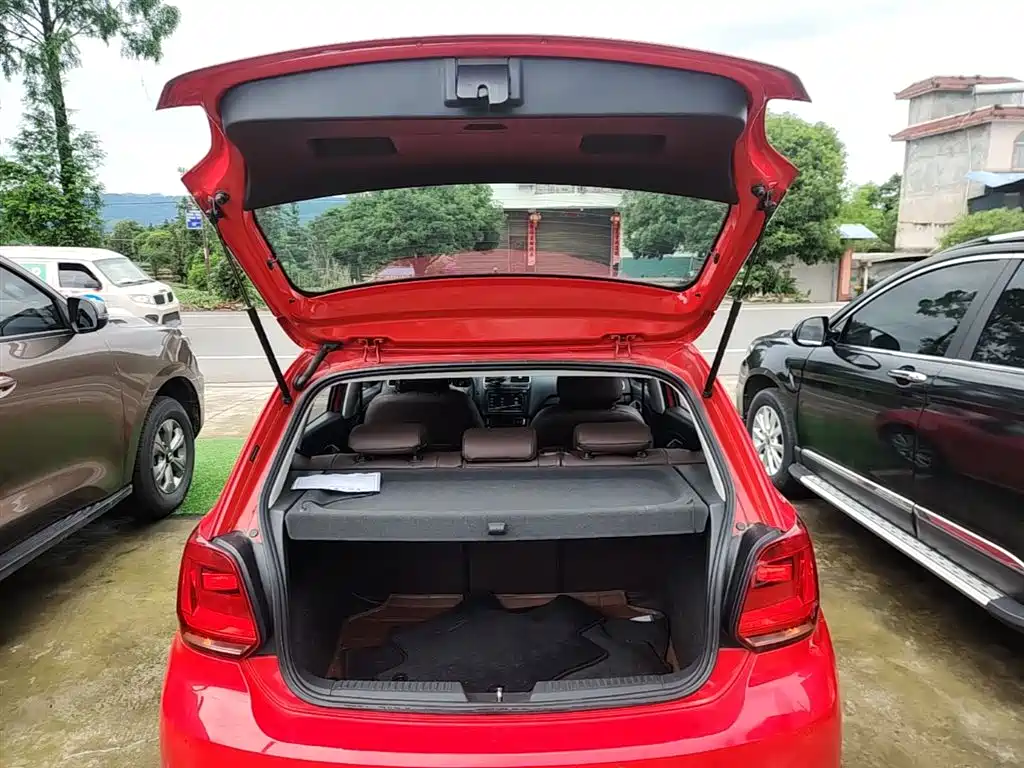 Volkswagen Polo 2014 1.4L Automatic Comfort Edition фото 19