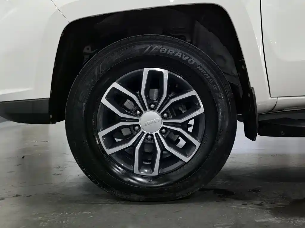 Jiangling Yuhu 7 2020 2020 Model 2.0T Diesel Manual 4WD Comfort Short Wheelbase China VI JX4D20A6L