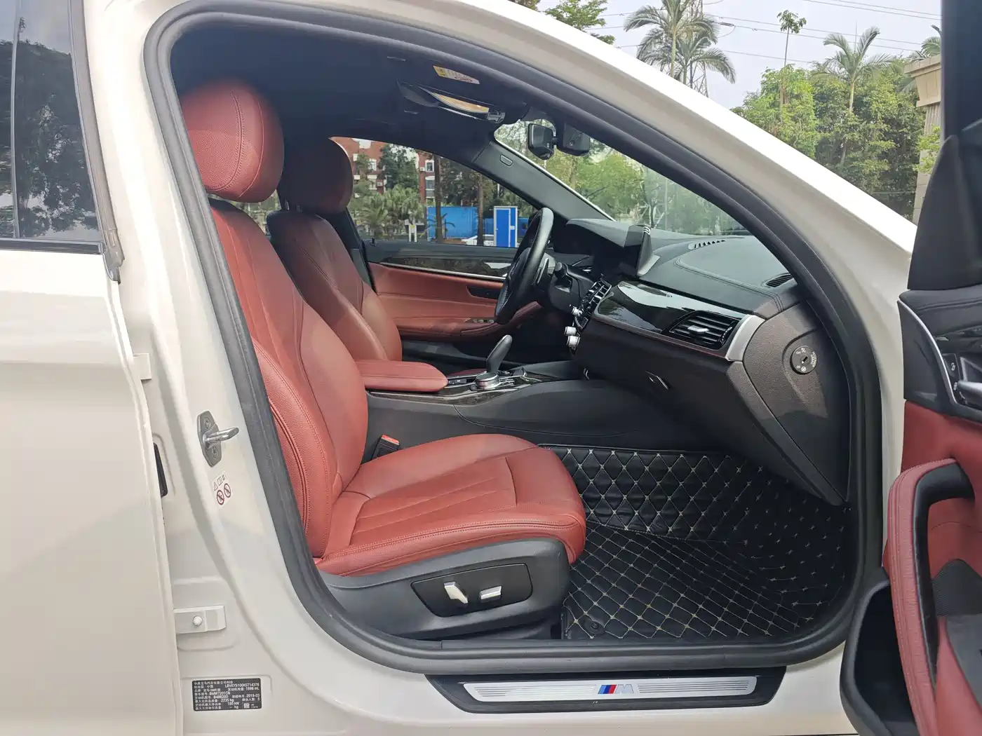 BMW 5 Series 2019 530Li Leading M Sport Package фото 22