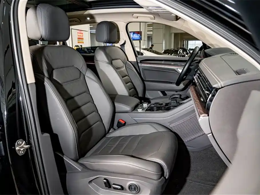 Volkswagen Touareg 2022 3.0TSI Rui Xiang Edition Gloss Black Sport Package фото 23