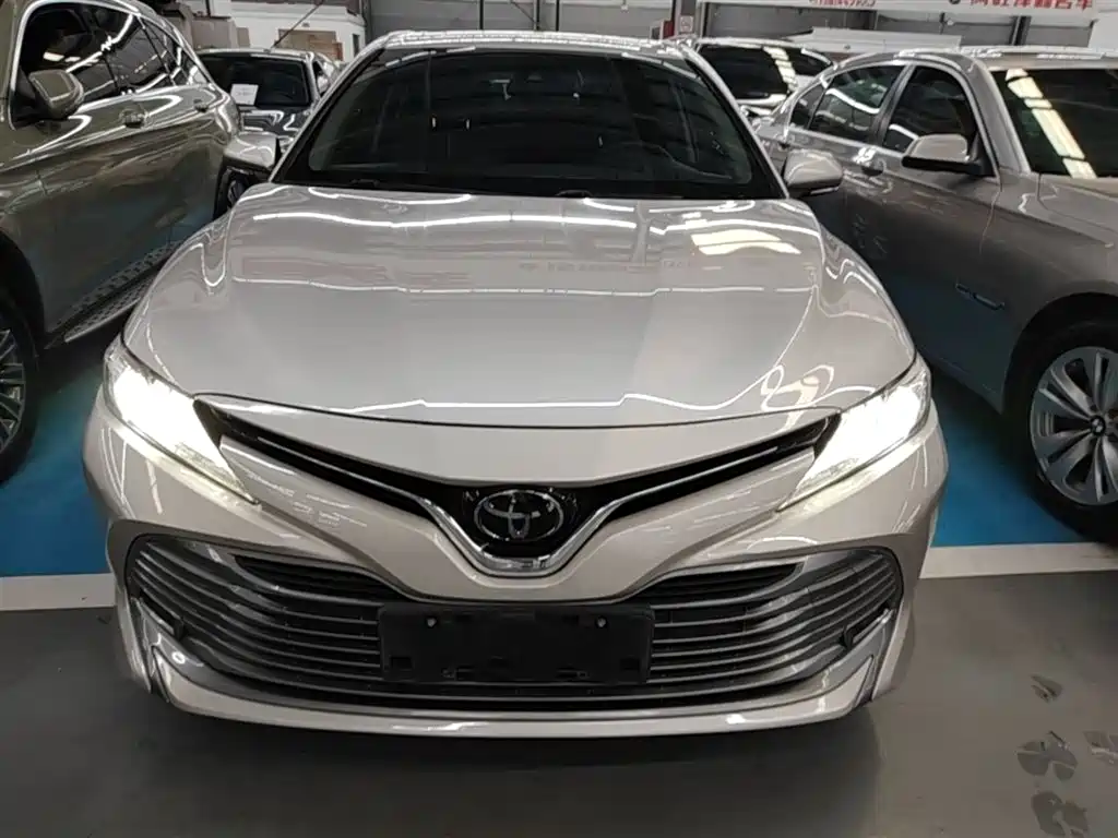 Toyota Camry 2018 2.0G Luxury Edition фото 3