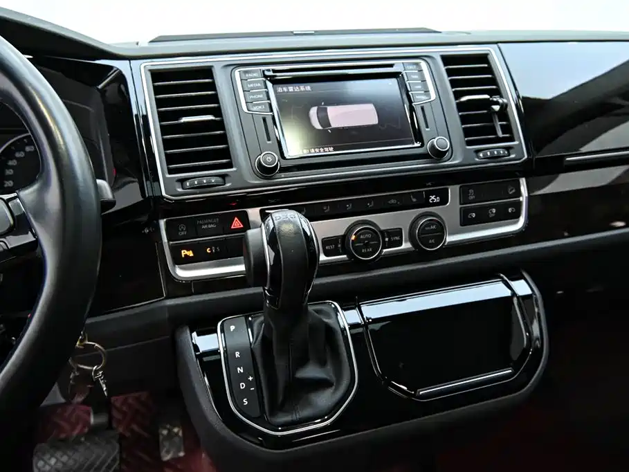 Volkswagen Multivan 2019 2.0TSI 4WD Premium 7-seater фото 13
