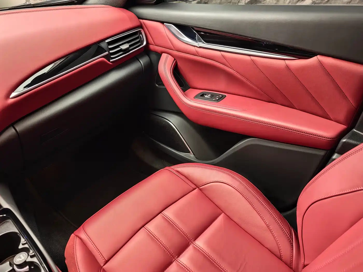 Maserati Levante 2023 3.0T Modena фото 11