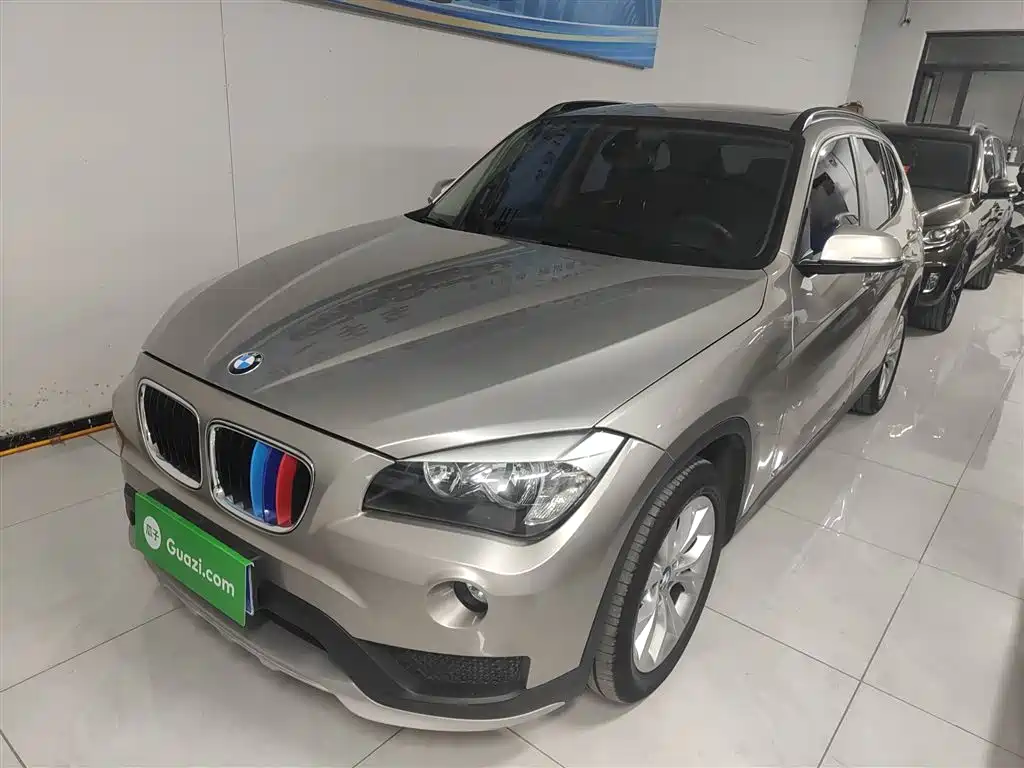 BMW X1 2014 sDrive18i Fashion Edition фото 2