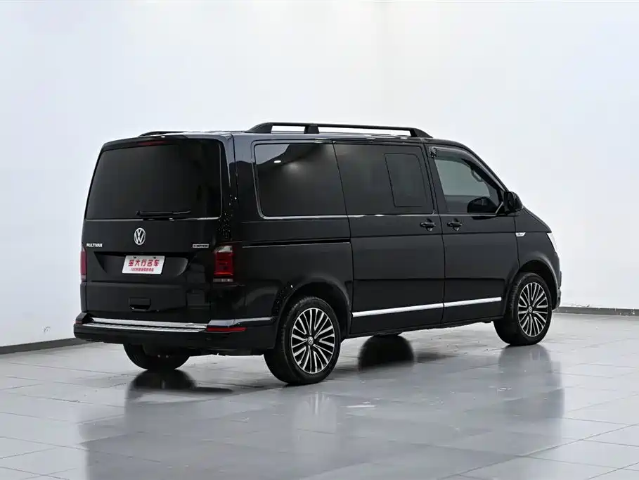 Volkswagen Multivan 2019 2.0TSI 4WD Premium 7-seater фото 4