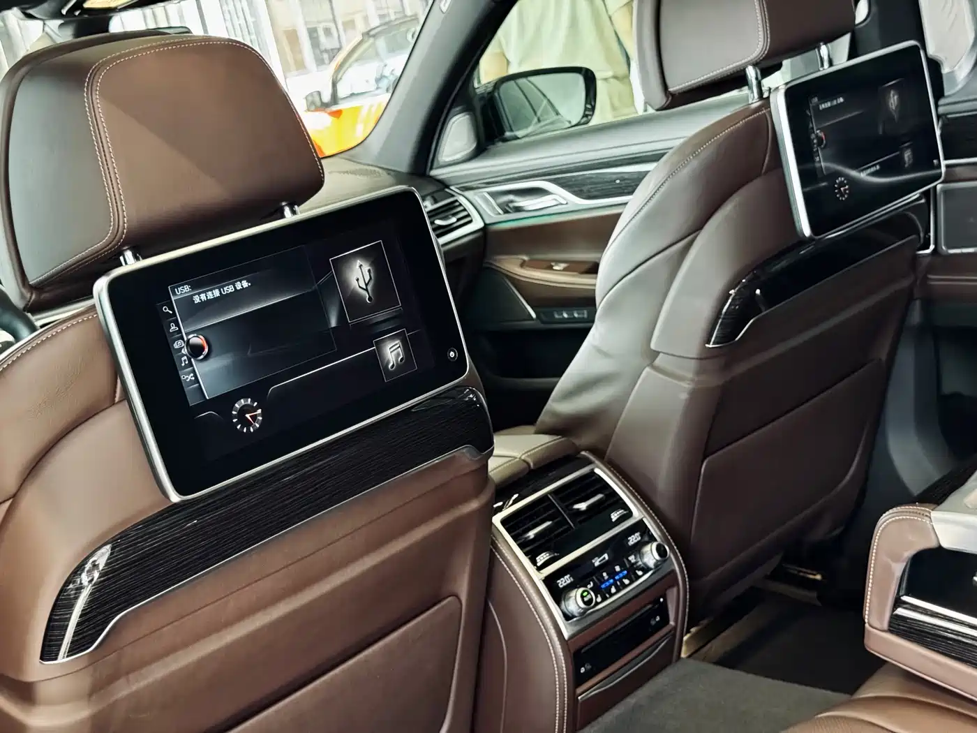 BMW 7 Series 2017 730Li Luxury Edition фото 22