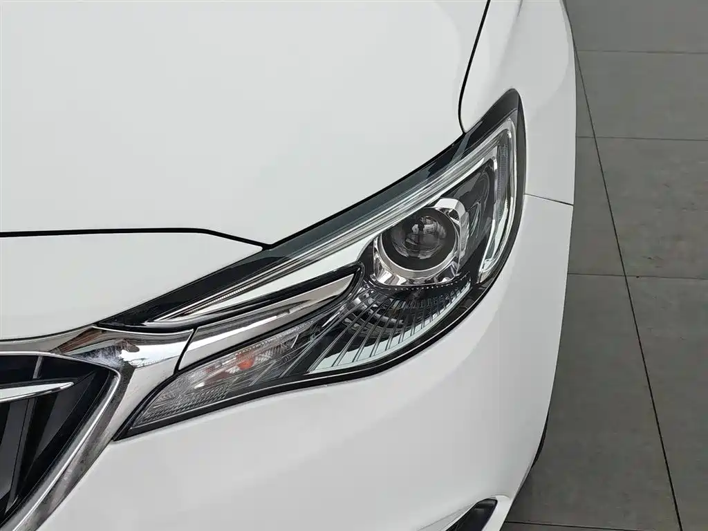 Buick Excelle 2021 Facelift Exemplar 1.5L Auto Progressive фото 7