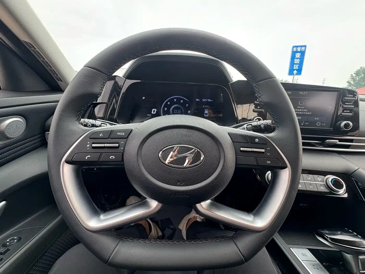Hyundai Elantra 2022 1.5L CVT GLX Elite Edition фото 6