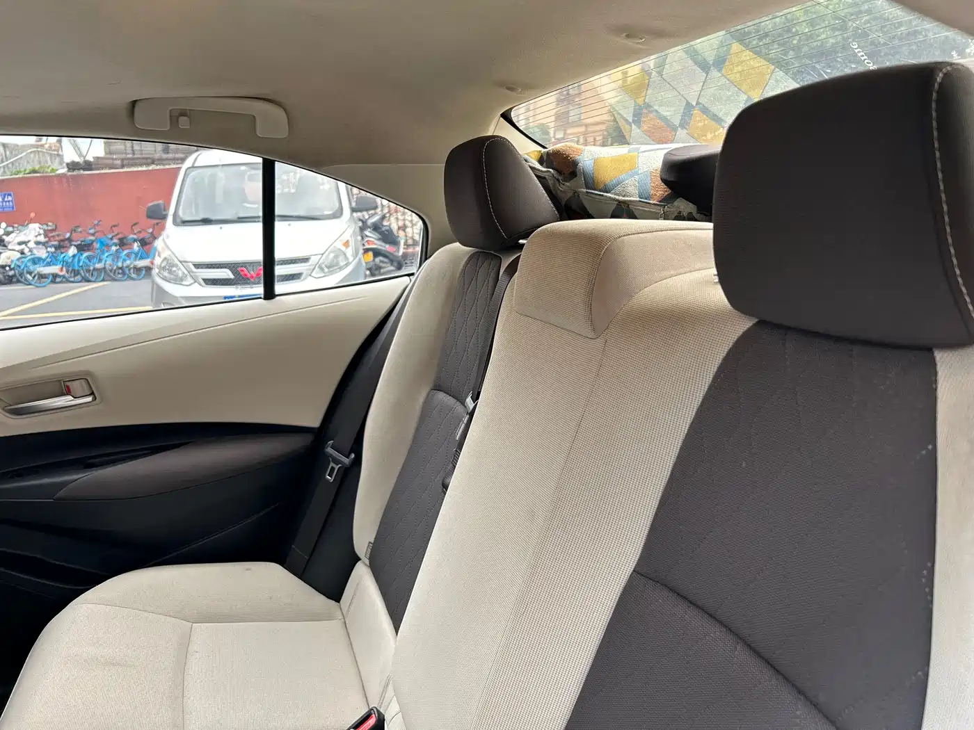 Toyota Corolla 2019 Hybrid 1.8L E-CVT GL-i Elite Edition фото 17