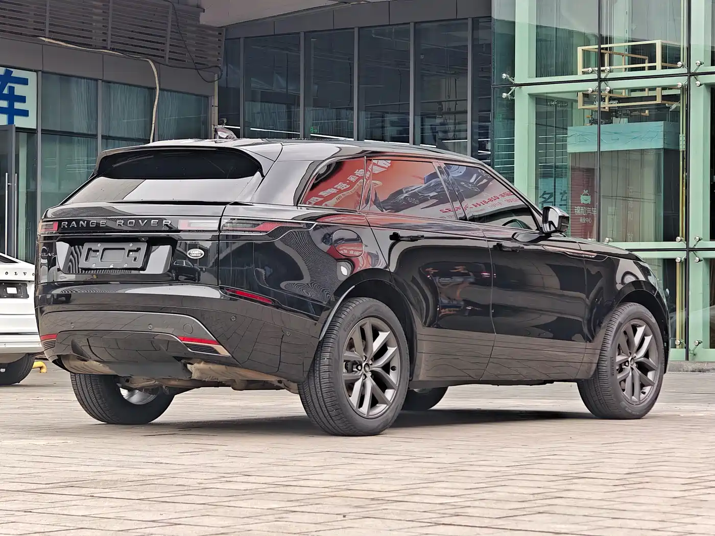 Land Rover Range Rover Velar 2024 Dynamic SE фото 15