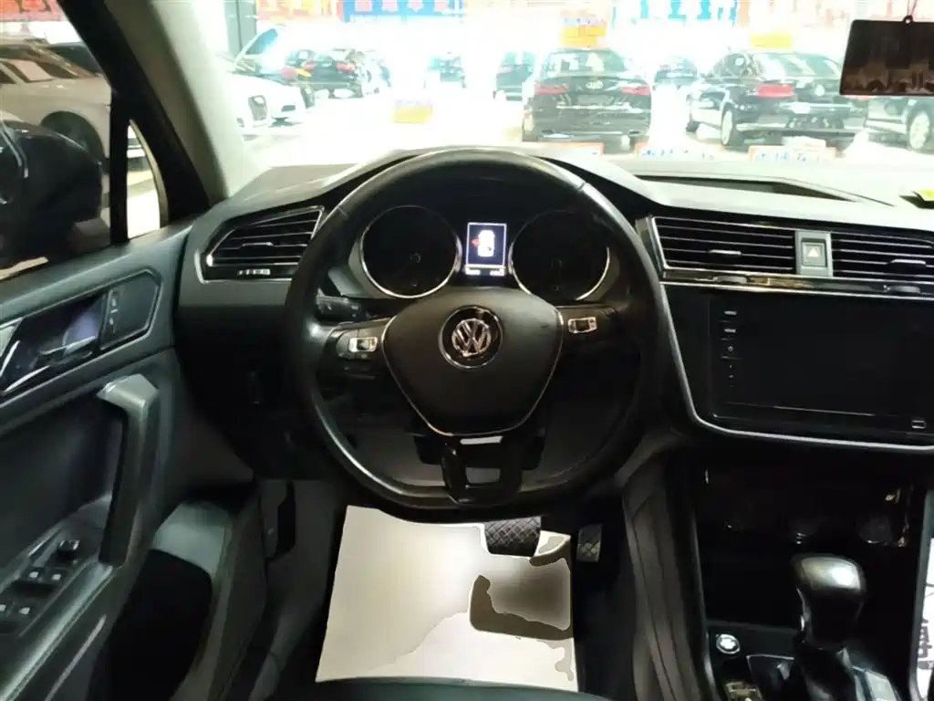 Volkswagen Tiguan L 2019 Facelift 330TSI Auto 2WD Panorama Comfort China VI фото 11