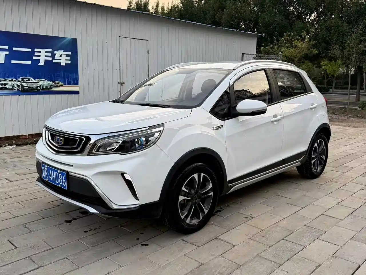 Фото 1 - Geely Vision X3