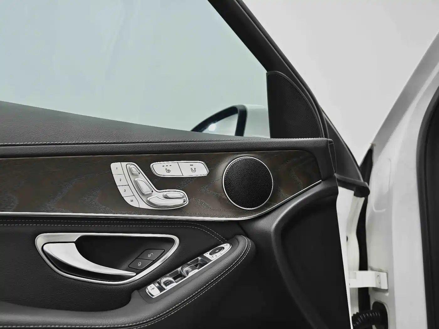 Mercedes-Benz GLC 2020 Facelift GLC 300 L 4MATIC Dynamic фото 15