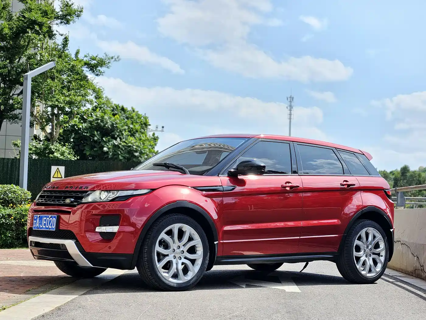 Land Rover Range Rover Evoque (Import) 2014 2.0T 5-door Brilliance Sport