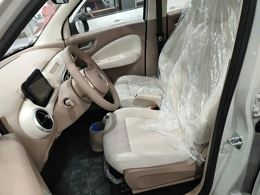 Wuling Motors Hongguang MINIEV 2026 2025 4-Door Advanced