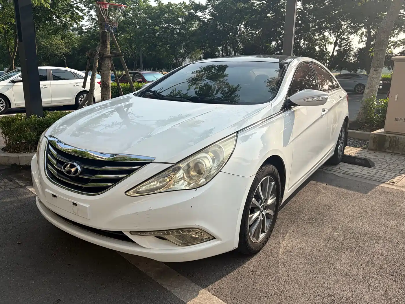 Hyundai Sonata 2014 2.0L Automatic Leading