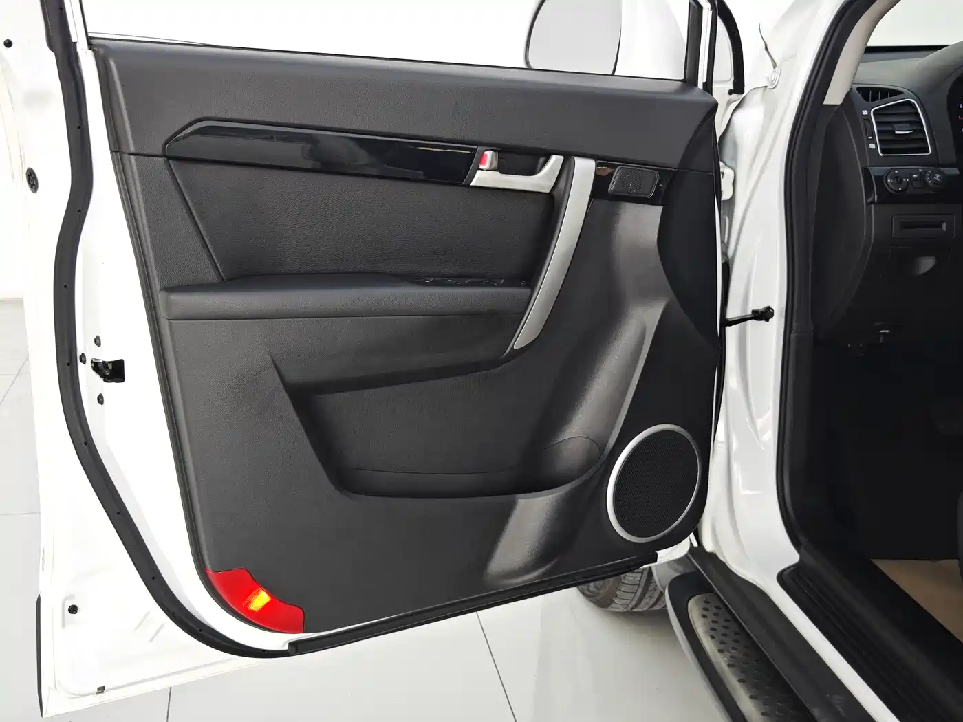 Chevrolet Captiva 2012 2.4L 4WD Flagship Edition 7-Seater фото 29