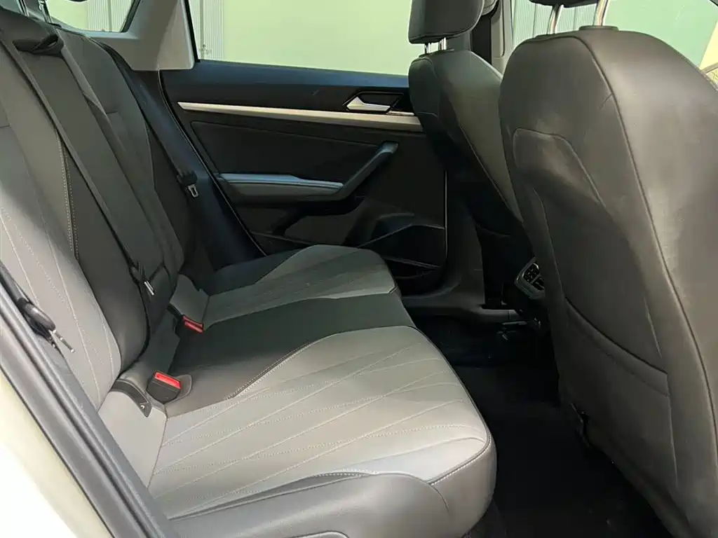 Volkswagen Lavida 2023 1.5L Auto Five Million Edition фото 10