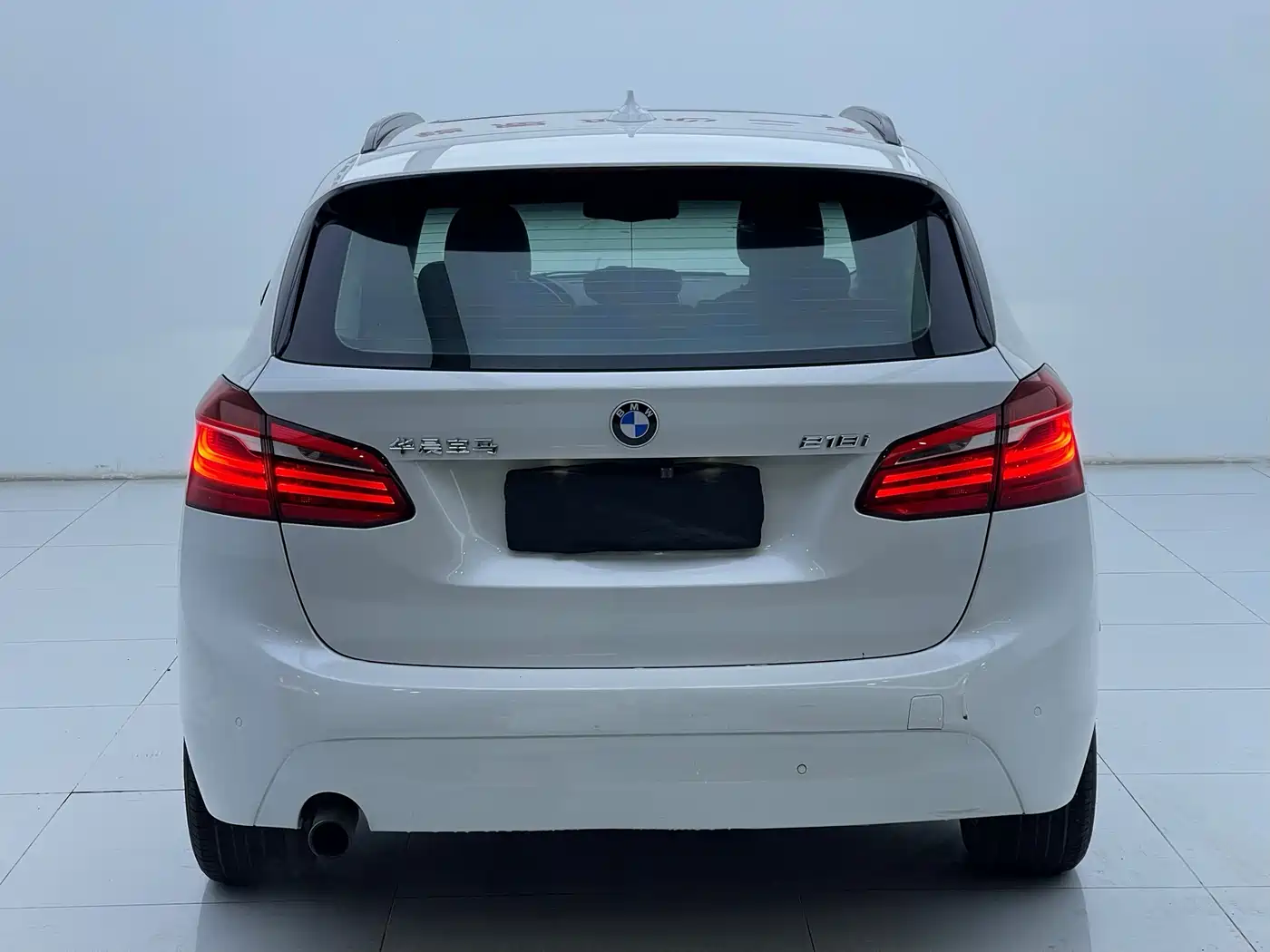 BMW 2 Series Touring 2016 218i Leading фото 5