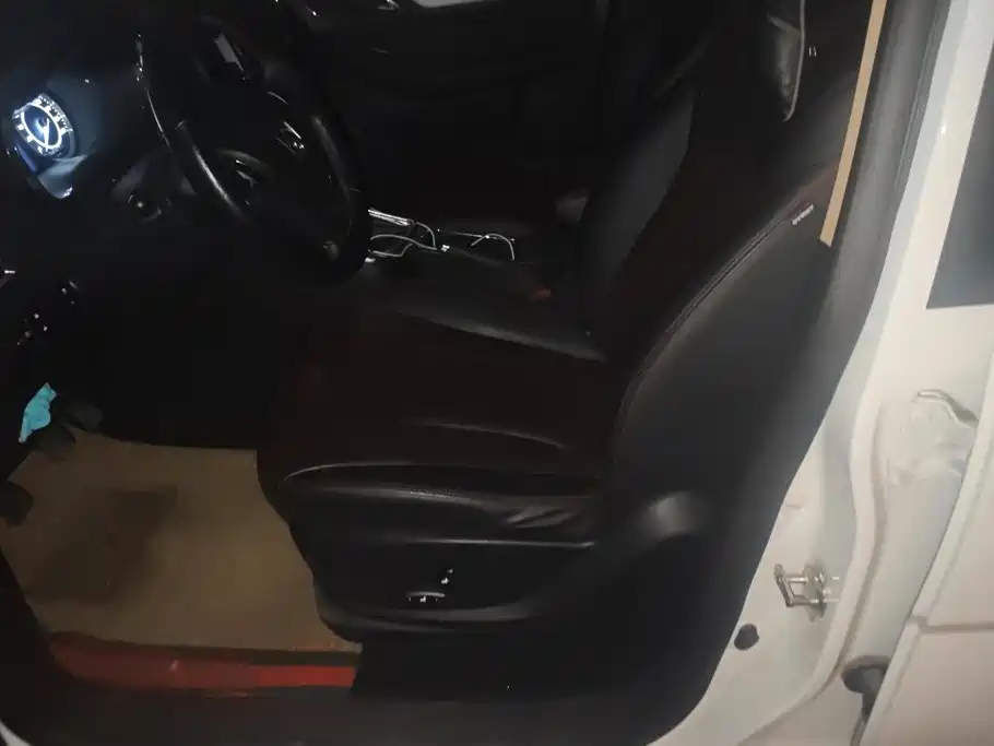 Baojun 560 2017 2016 1.8L Manual Luxury