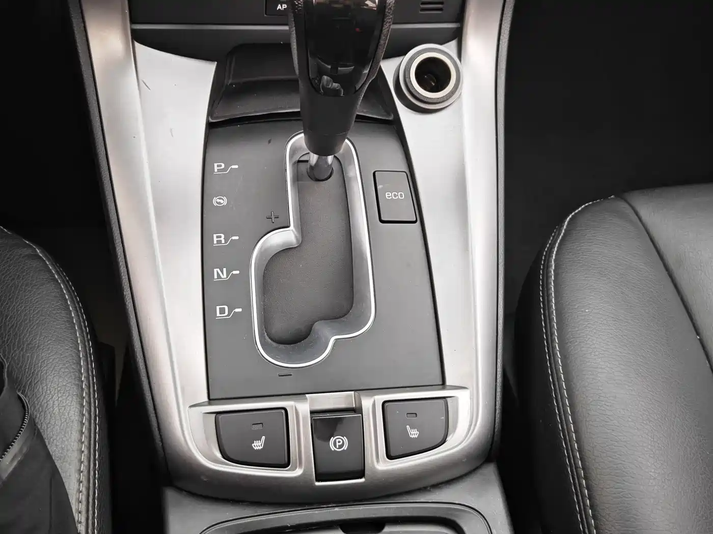 Chevrolet Captiva 2012 2.4L 4WD Flagship Edition 7-Seater фото 14
