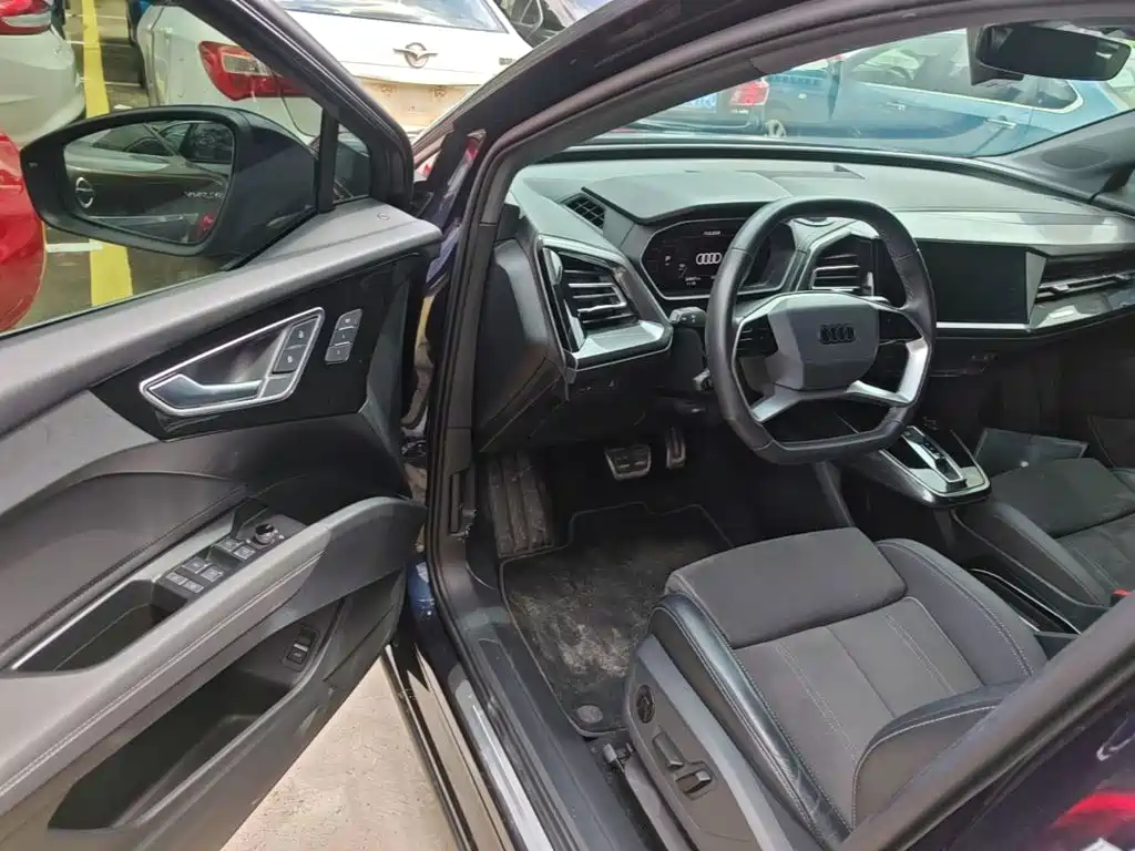 Audi Q4 e-tron 2023 2023 50 e-tron quattro Creation Edition