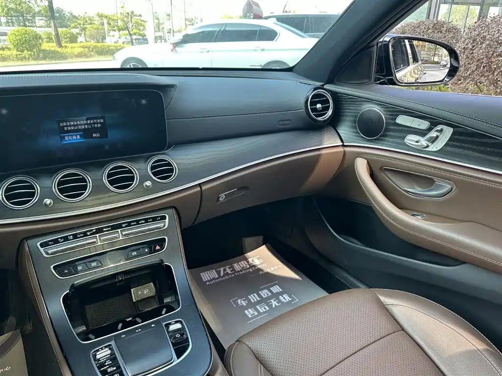 Mercedes-Benz E-Class 2023 E 300 L Sport Fashion фото 12