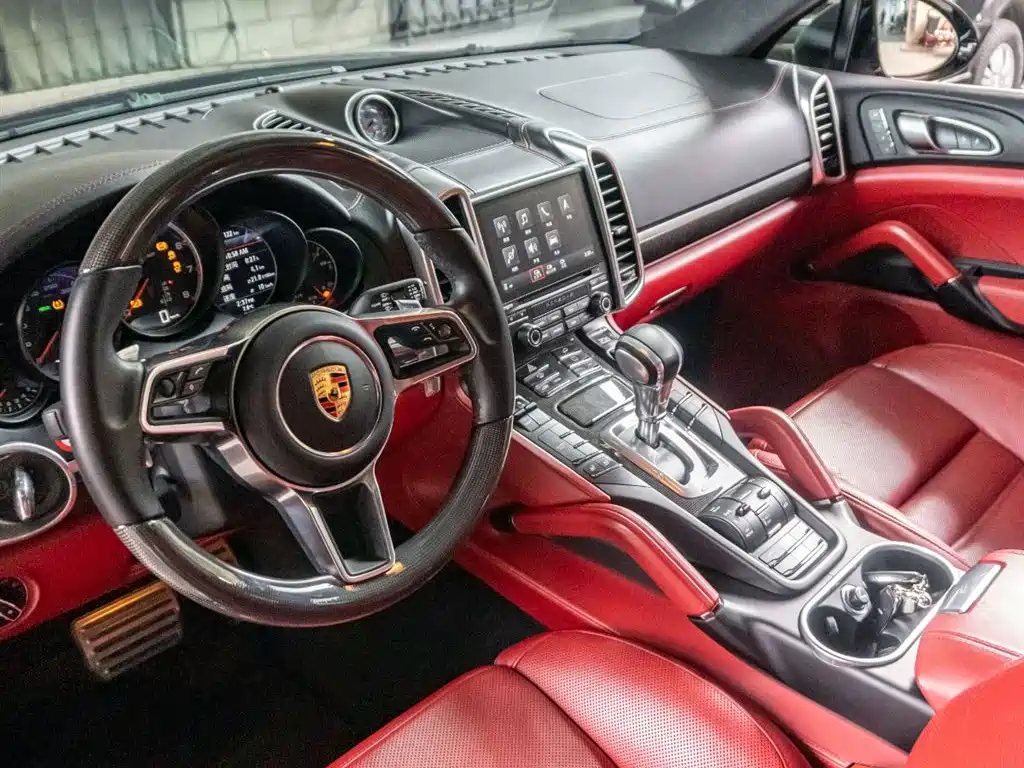 Porsche Cayenne 2016 Cayenne Turbo 4.8T фото 9