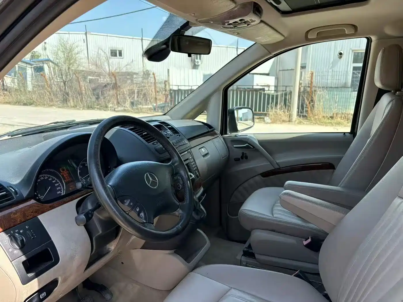 Mercedes-Benz Viano 2011 2.5L Prestige Edition фото 5