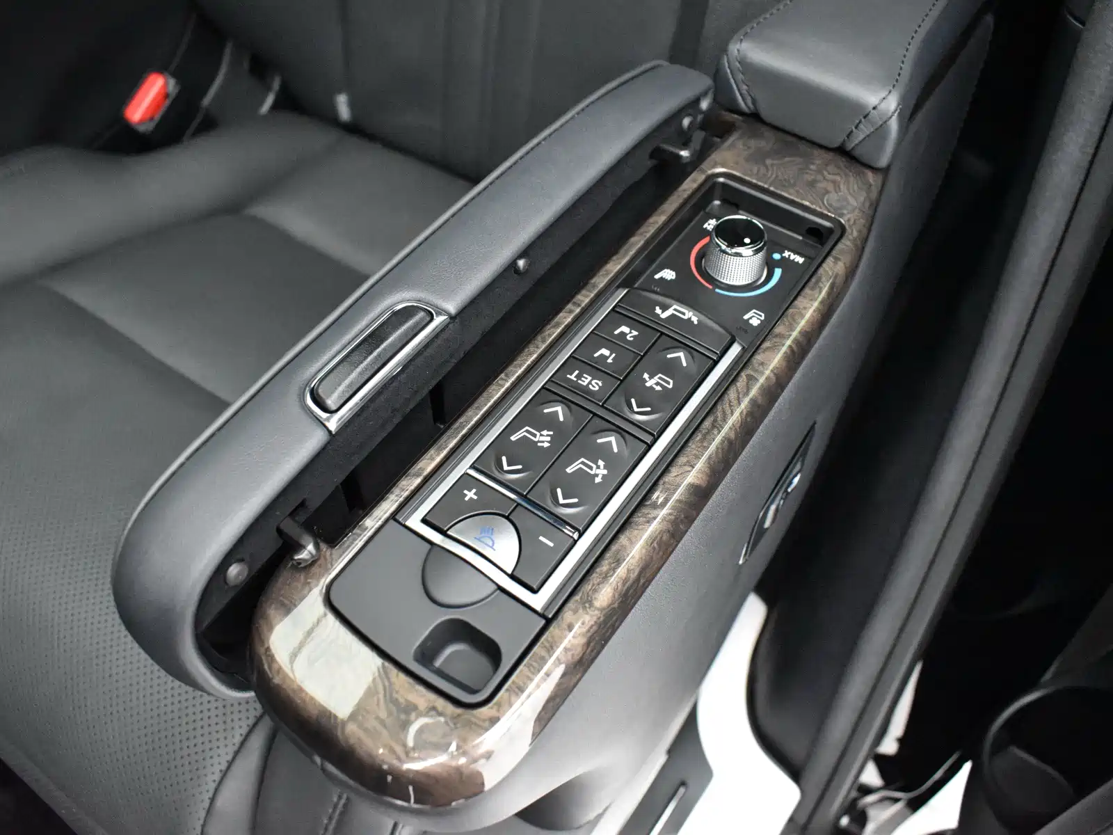 Фото 21 - Toyota Vellfire