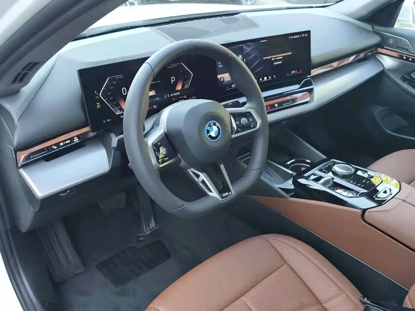 Photo 6 - BMW i5