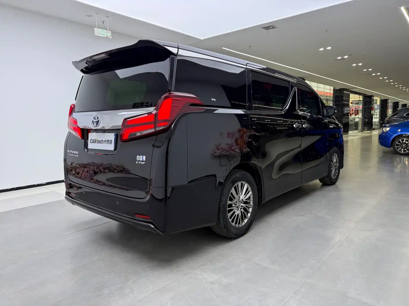 Toyota Alphard 2021 Hybrid 2.5L Premium фото 3
