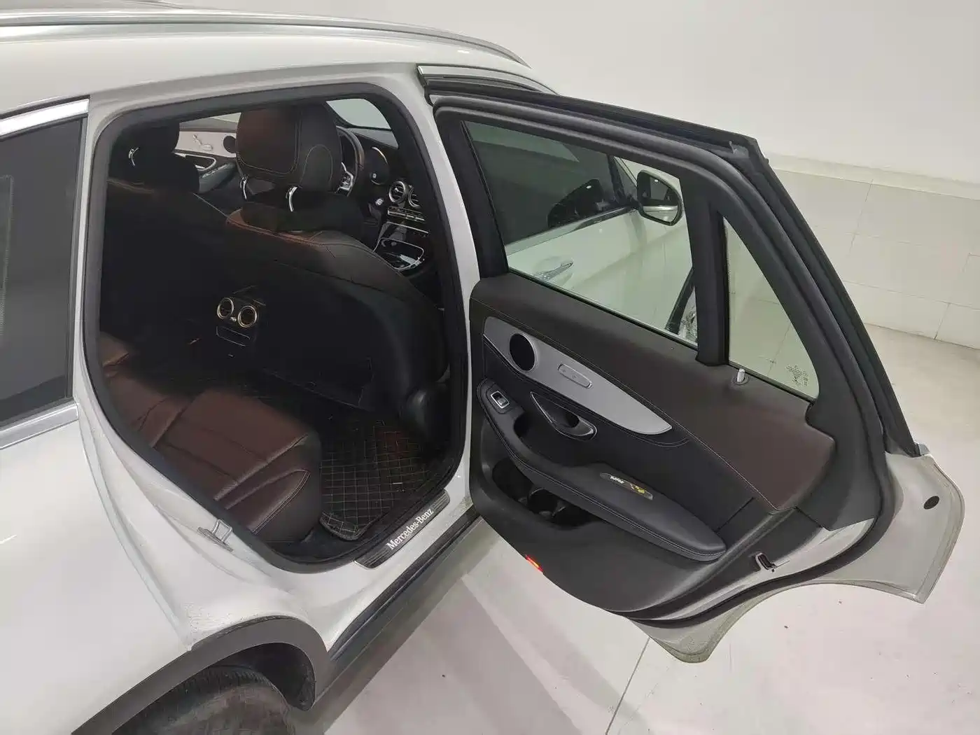 Mercedes-Benz GLC 2020 Facelift GLC 260 L 4MATIC Dynamic фото 13