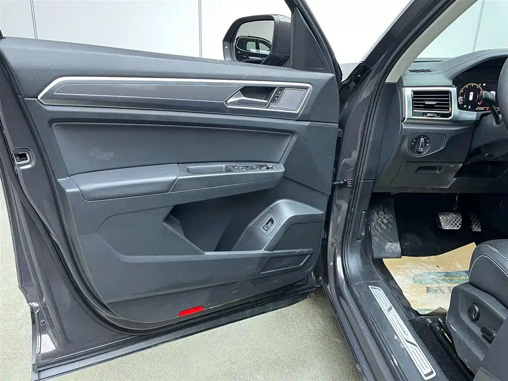 Volkswagen Teramont 2020 380TSI 4WD Luxury Edition China VI фото 14