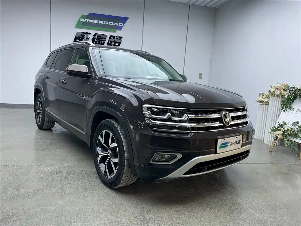 Volkswagen Teramont 2020 380TSI 4WD Luxury Edition China VI фото 10