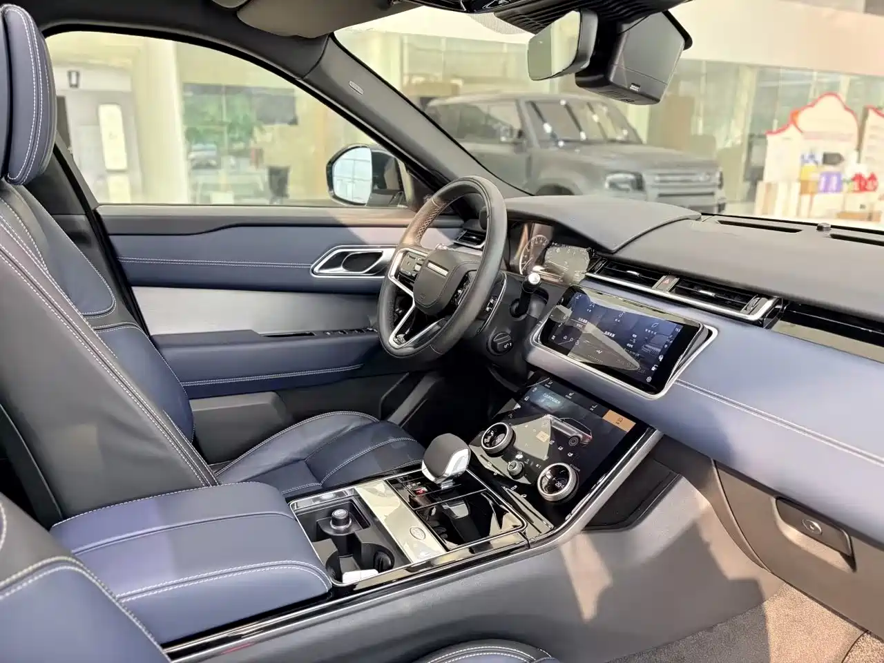 Land Rover Range Rover Velar 2023 2023 250PS Gloss Black Collector's Edition