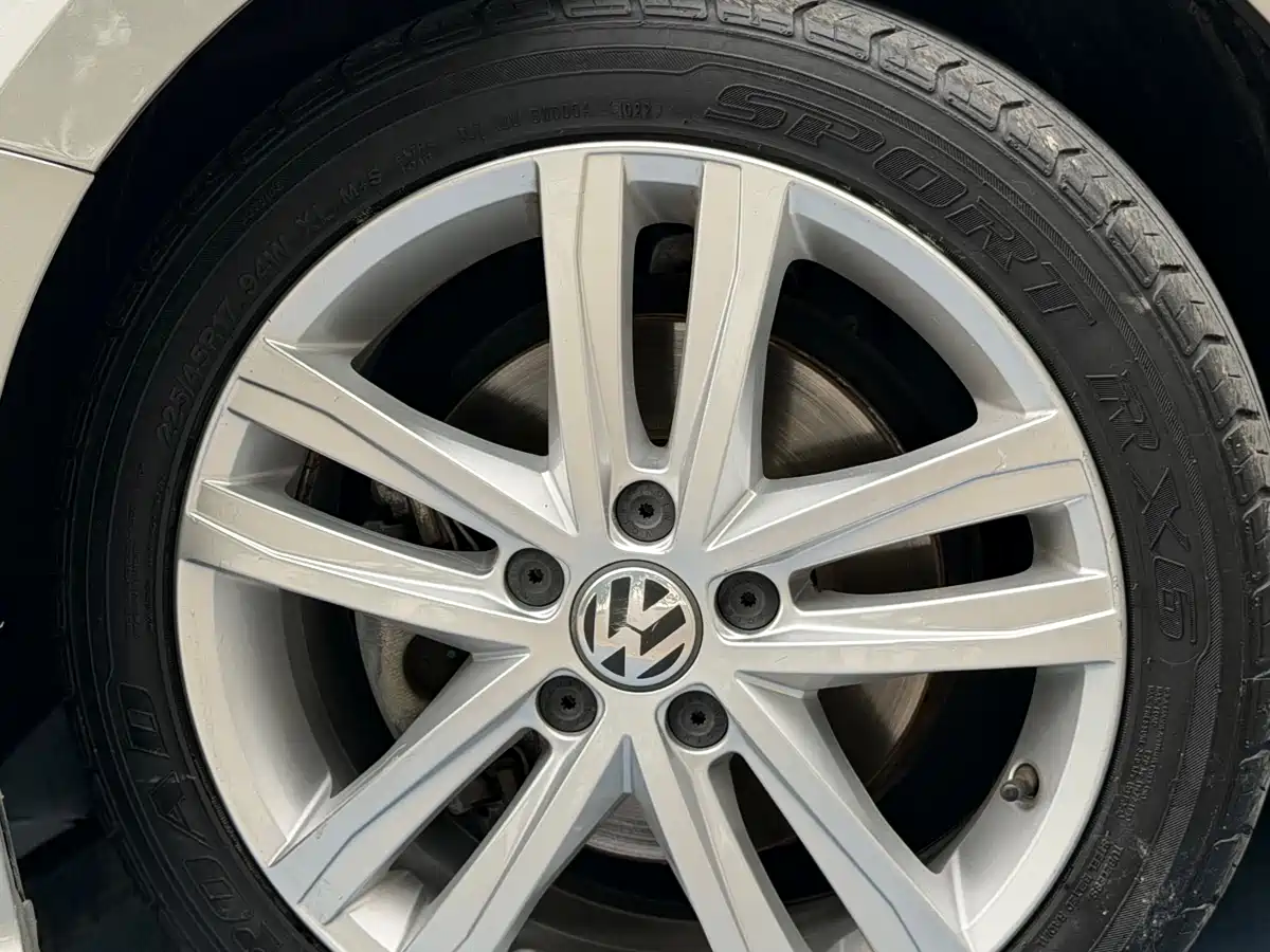 Volkswagen Sagitar 2018 280TSI DSG Spark Edition фото 16