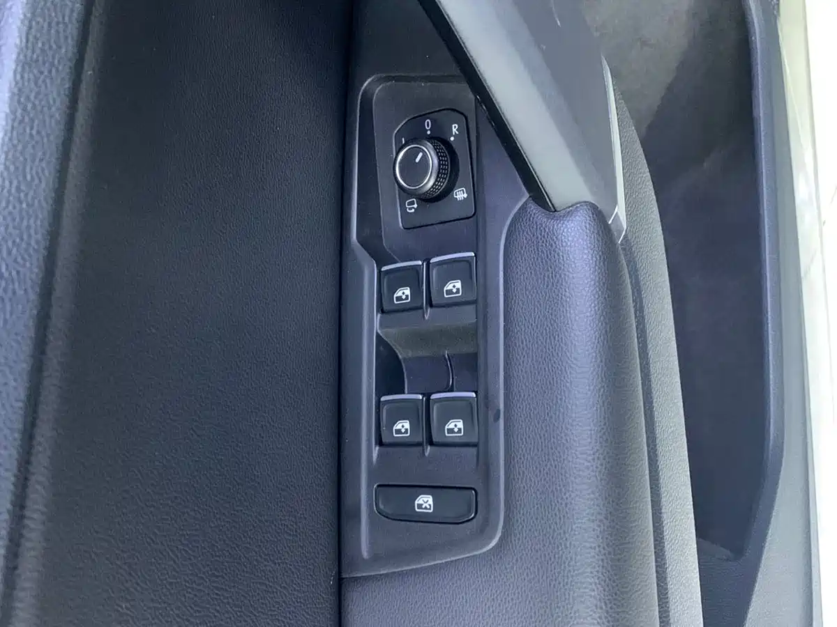 Volkswagen Tayron 2022 280TSI 2WD Luxury Smart Connect Edition фото 4