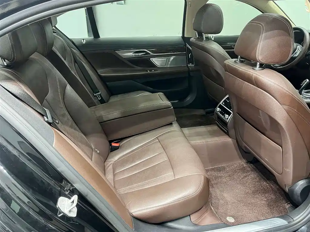 BMW 7 Series 2018 730Li Leading Type Excellence Package фото 14