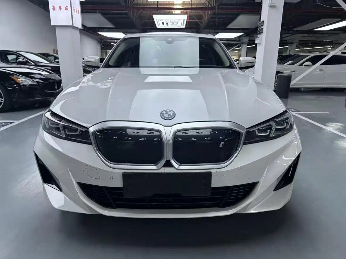 Фото 2 - BMW i3