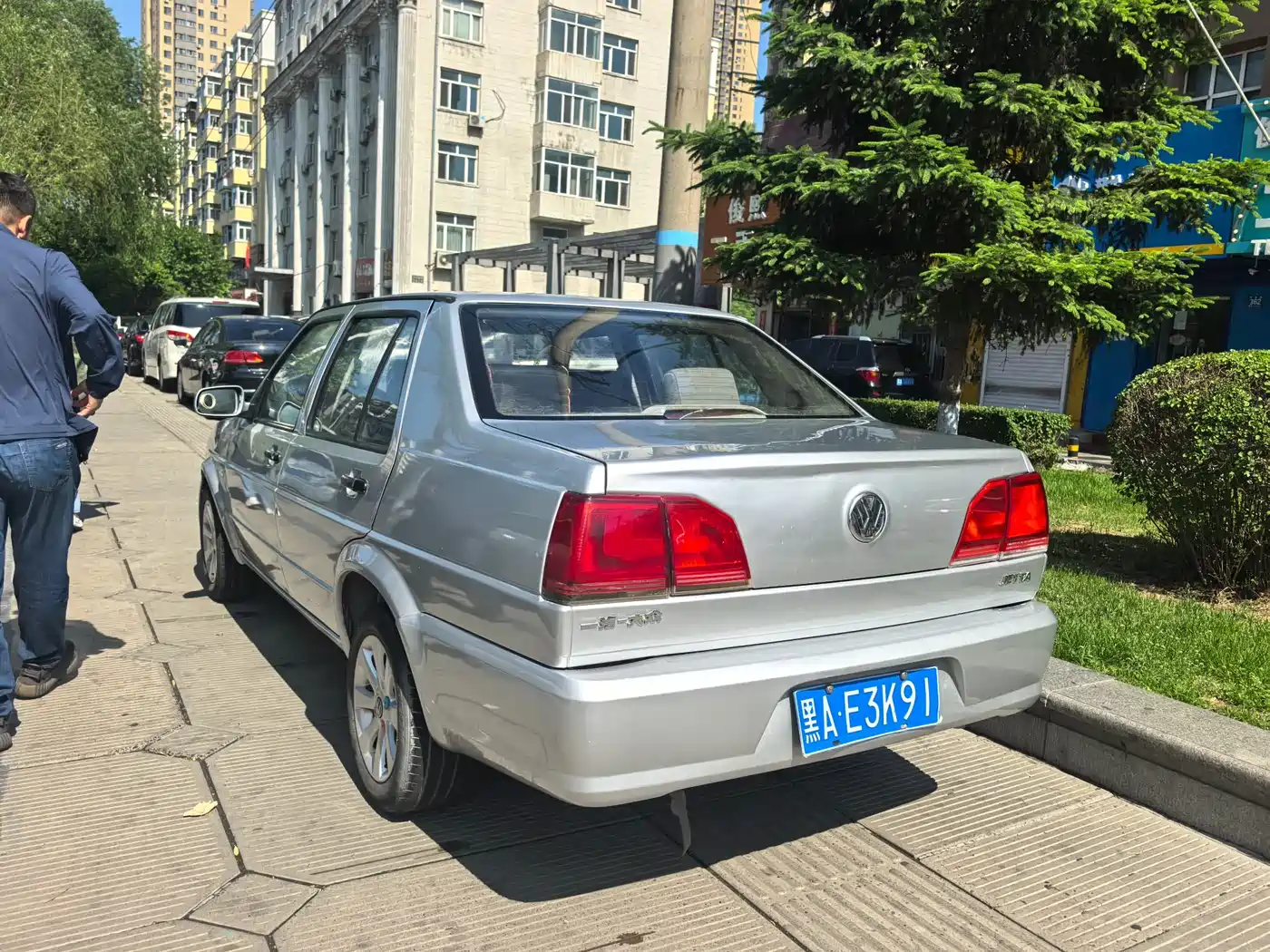 Volkswagen Jetta 2012 1.6L Commemorative Edition фото 5