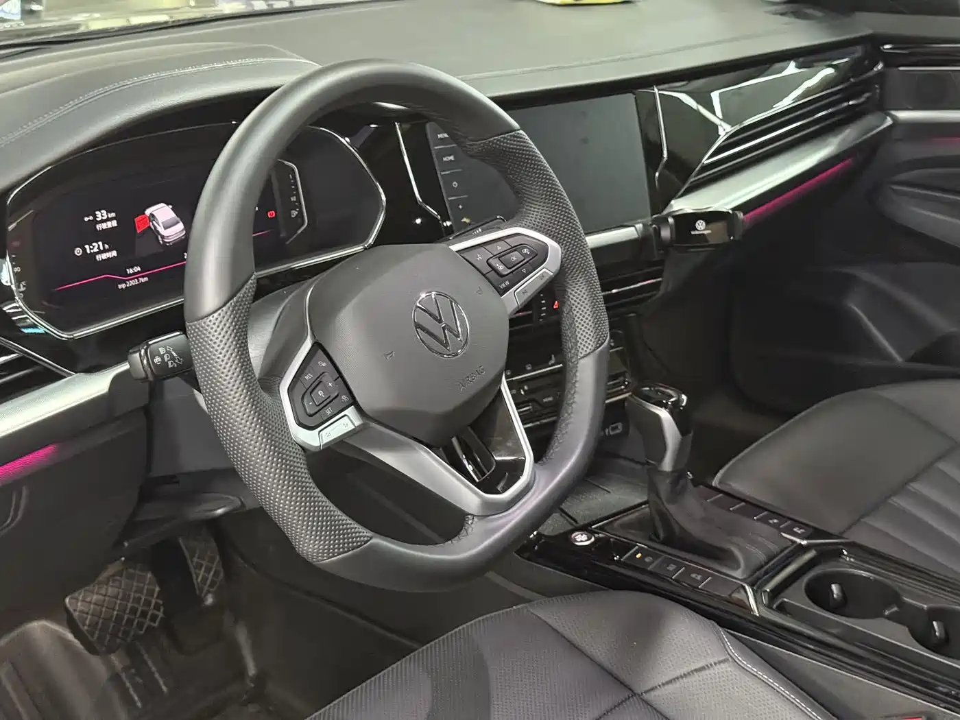 Volkswagen Passat 2025 Outstanding 380TSI Dragon Glory Edition фото 6
