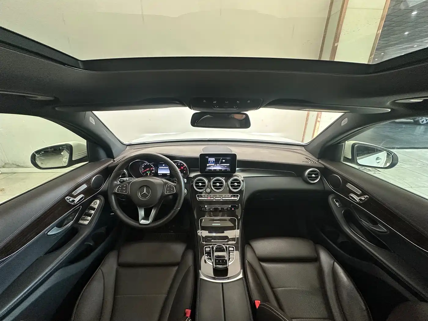 Mercedes-Benz GLC 2017 GLC 260 4MATIC Luxury фото 15