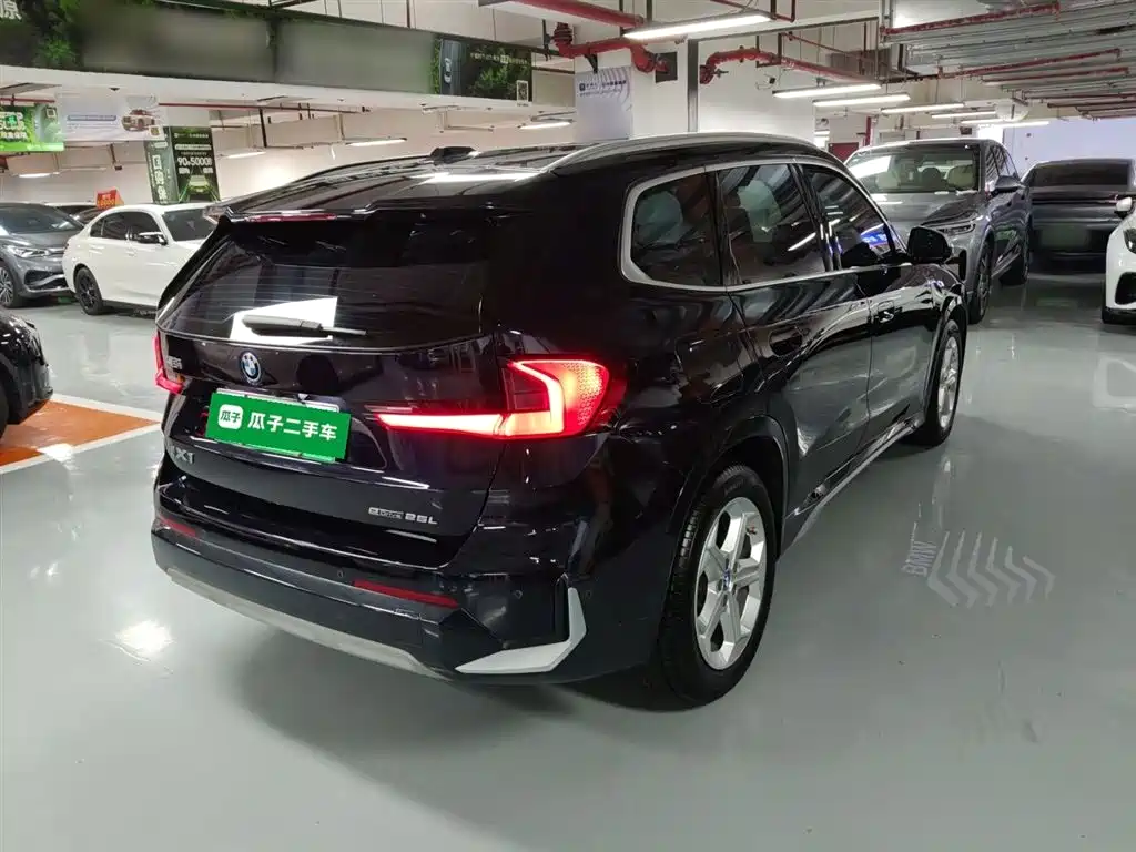 BMW iX1 2023 eDrive25L X Design Package фото 7