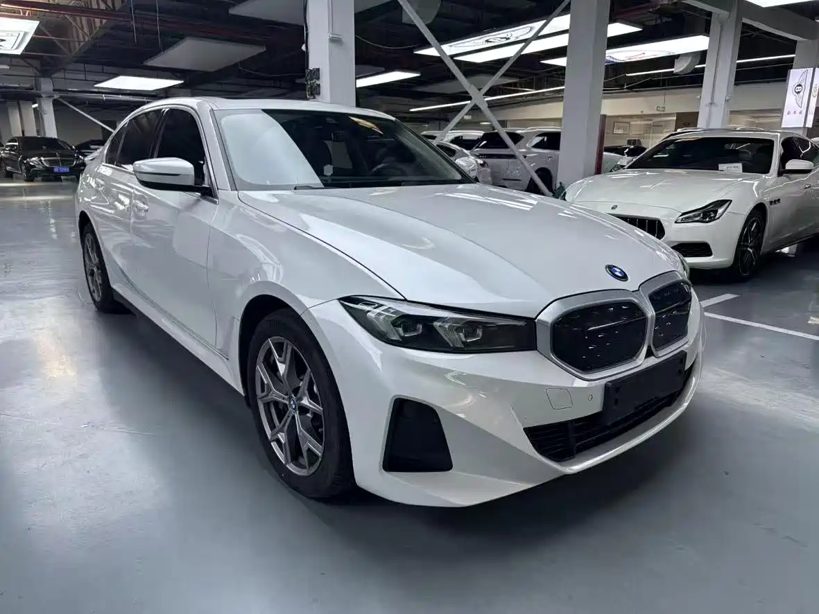 Фото 3 - BMW i3