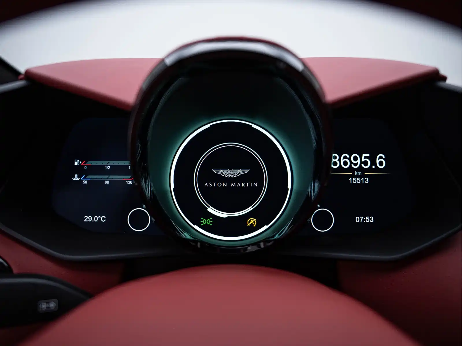 Фото 20 - Aston Martin Vantage